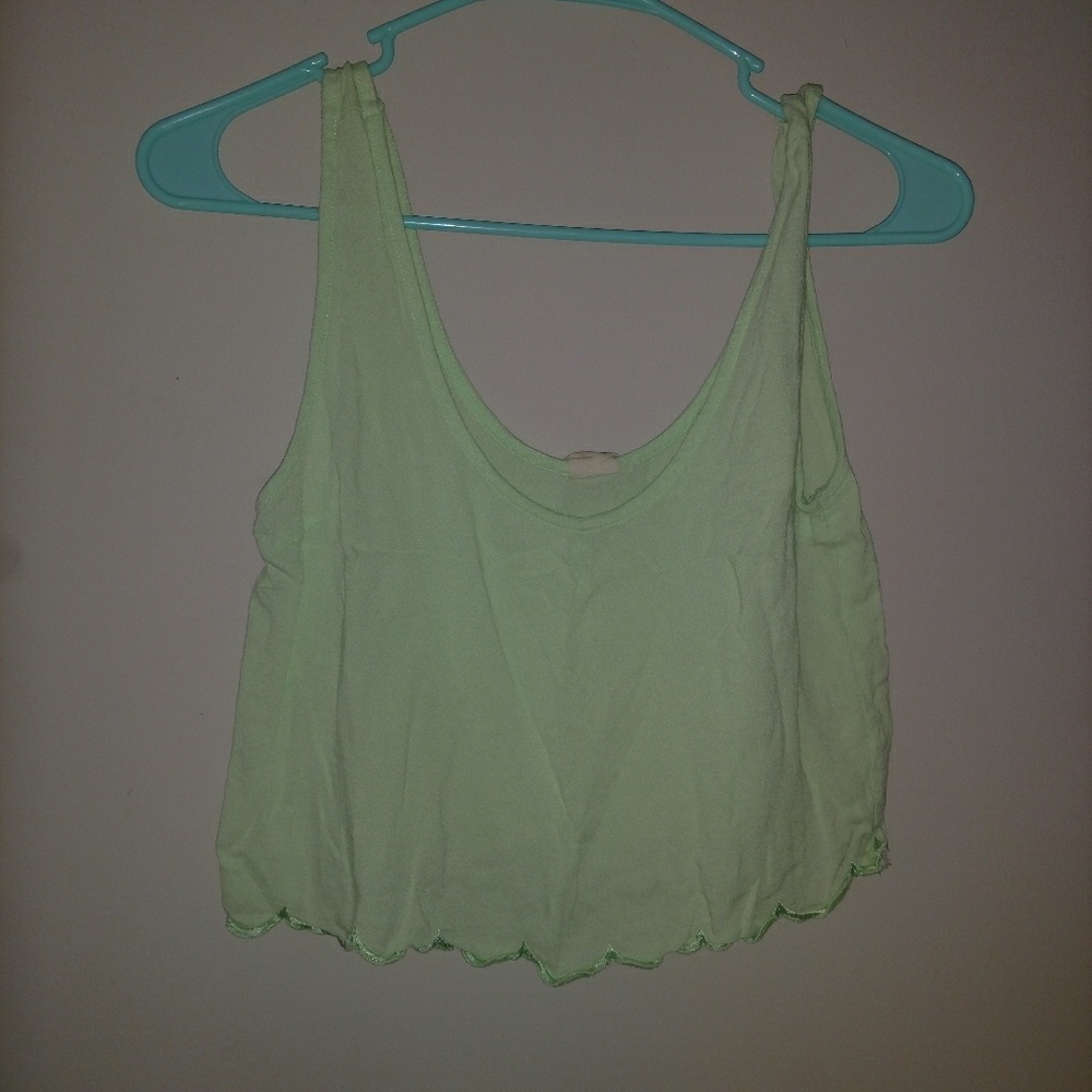 Light green scallop tank crop top small
